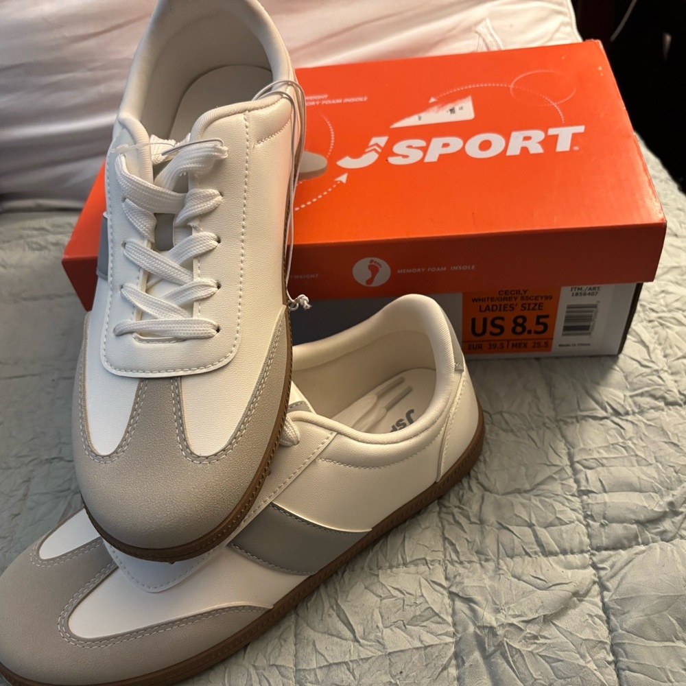 JSPORT Women's White and Gray Sneakers